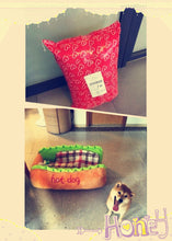 Charger l&#39;image dans la galerie, Cute hot dog dog bed 🌭🐕🛌😍 - PupiPlace